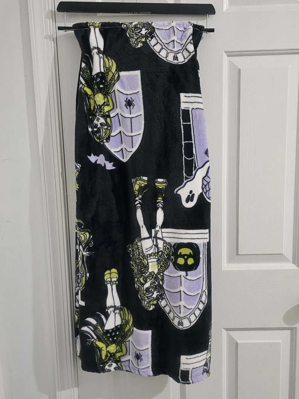 Monster High Halloween Character Plush Throw Blanket 50x70 Goth Spooky NWT